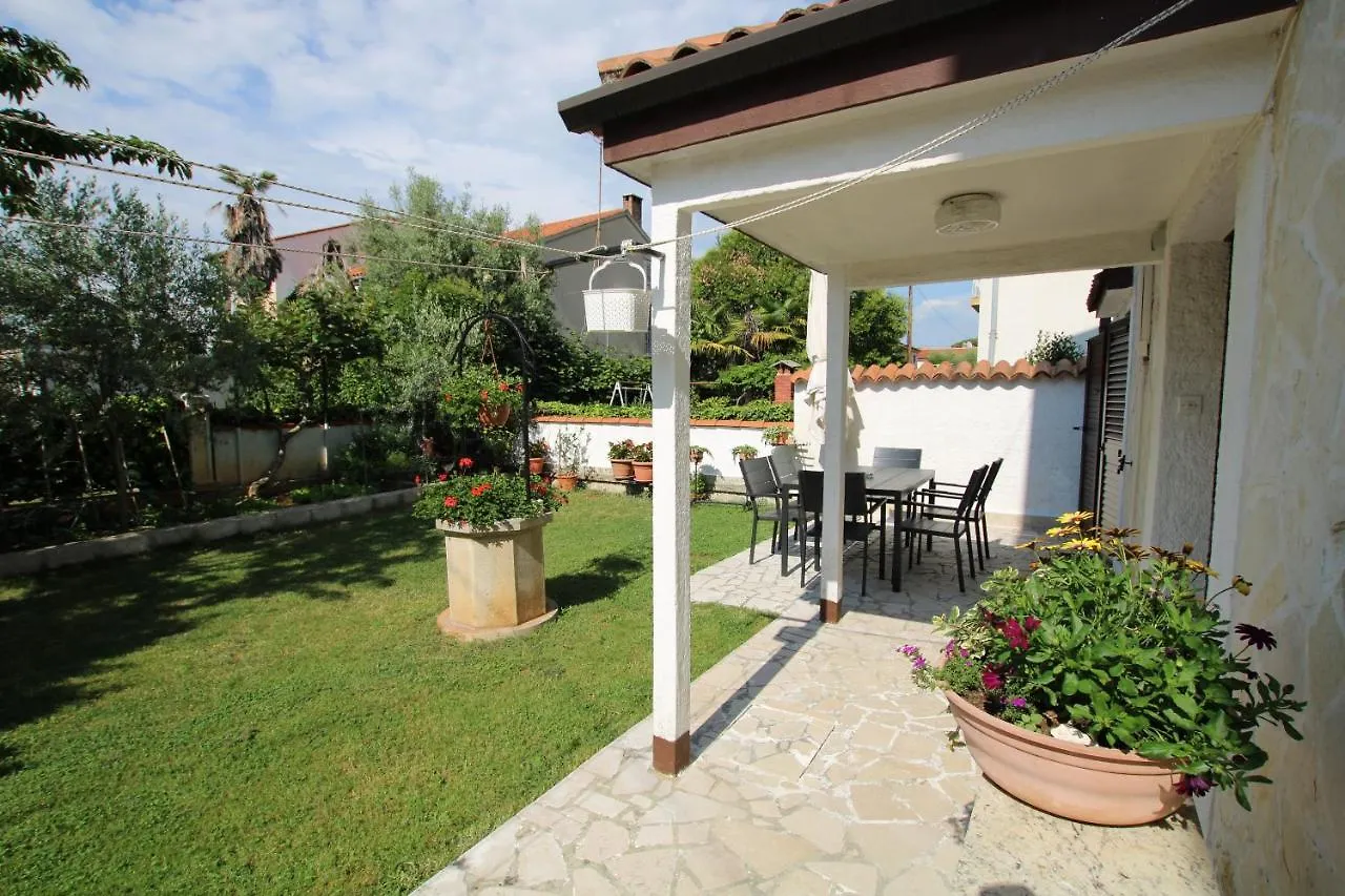 Apartment Sunny Garden Porec