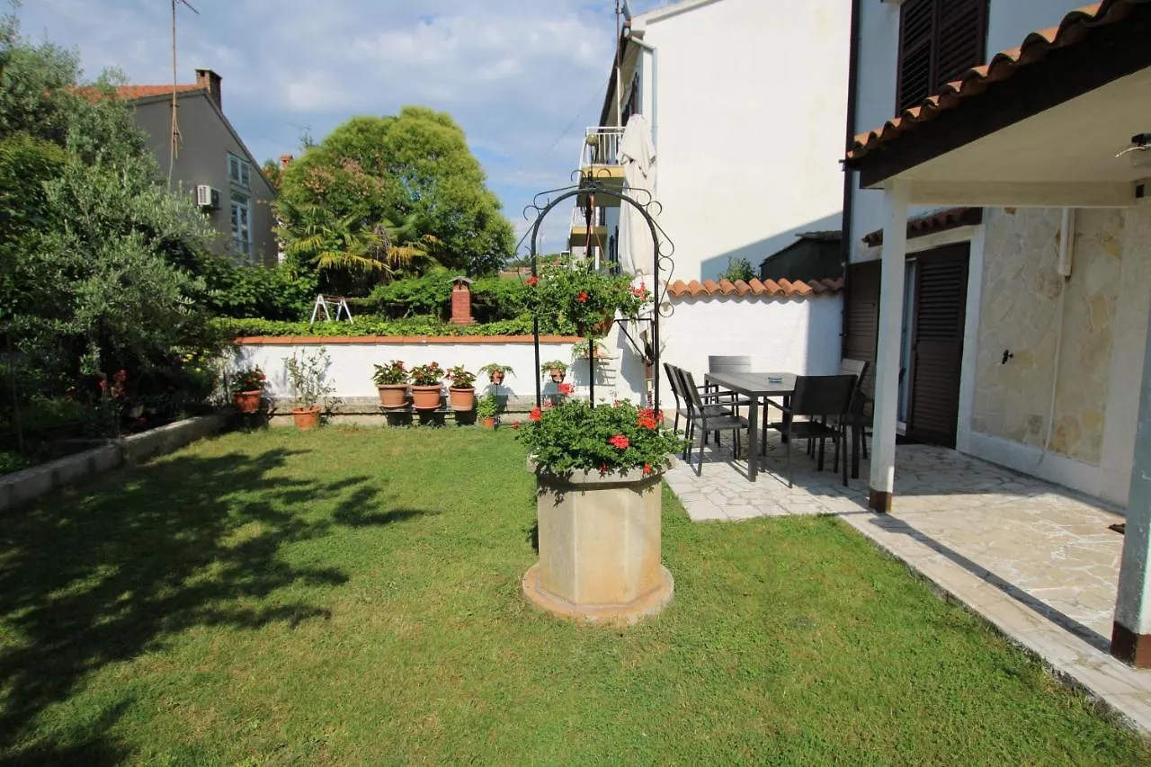Apartment Sunny Garden Porec