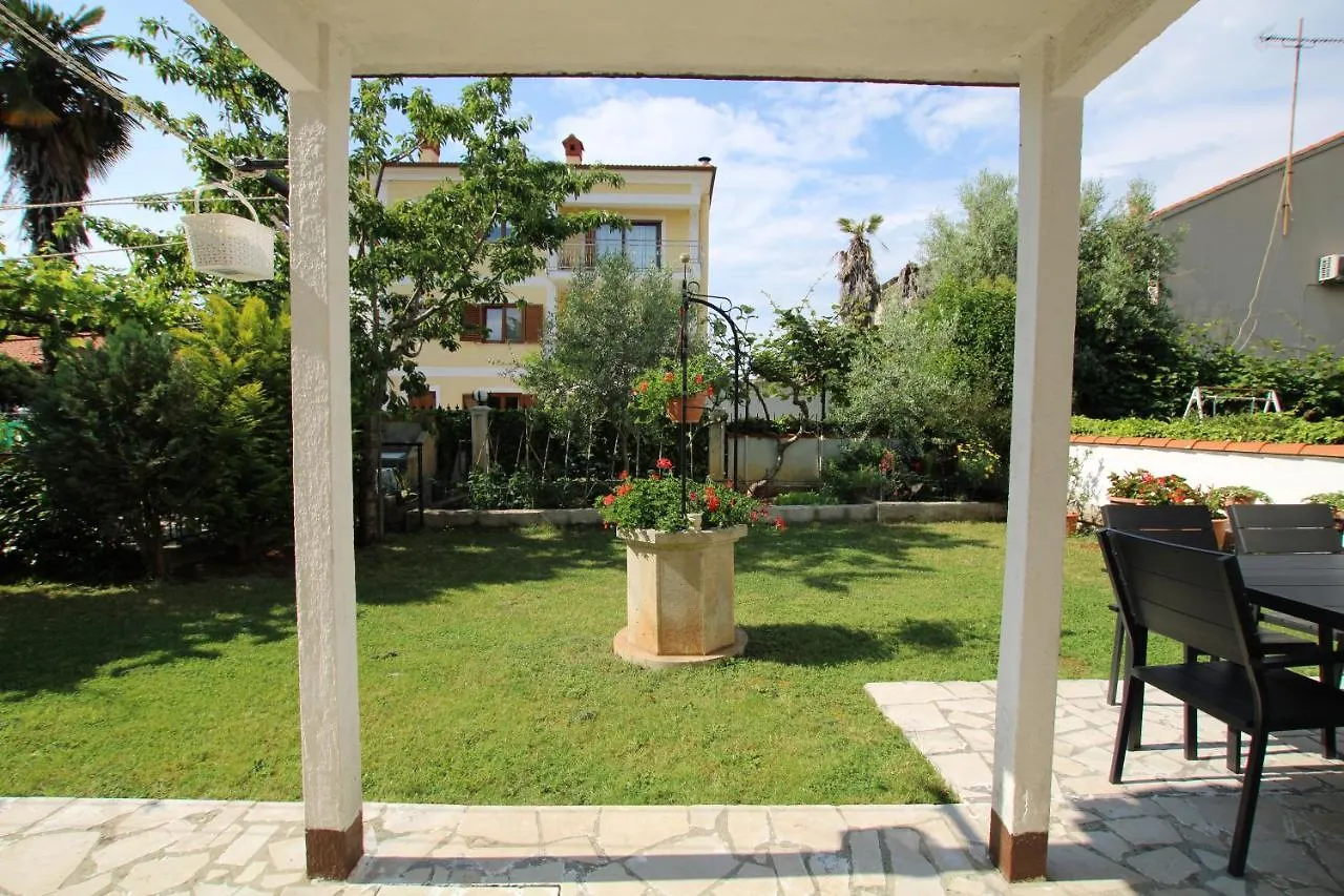 Apartment Sunny Garden Porec Croatia