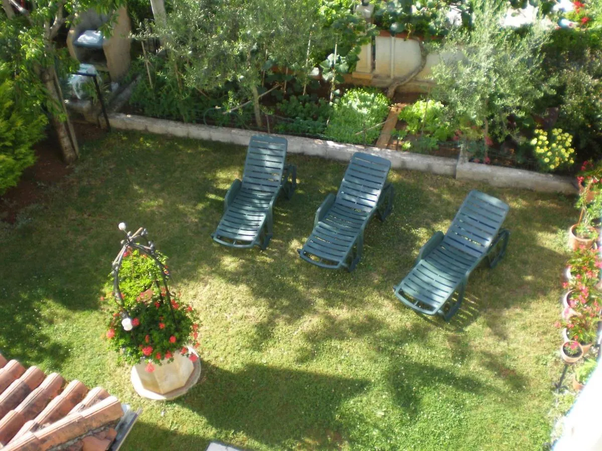 Apartment Sunny Garden Porec