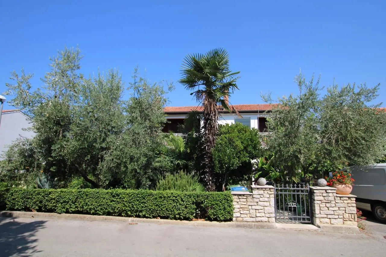 Apartment Sunny Garden Porec